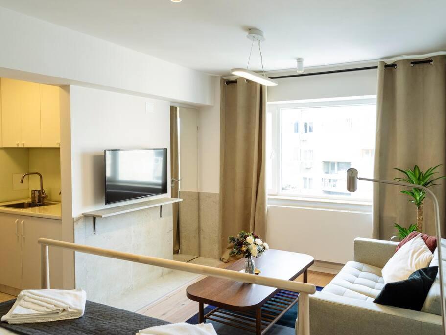 Sunny Modern - Cismigiu Park & Old Town * Bucareste