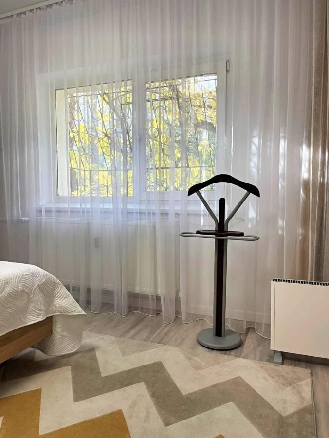 Apartment Start 1 *
