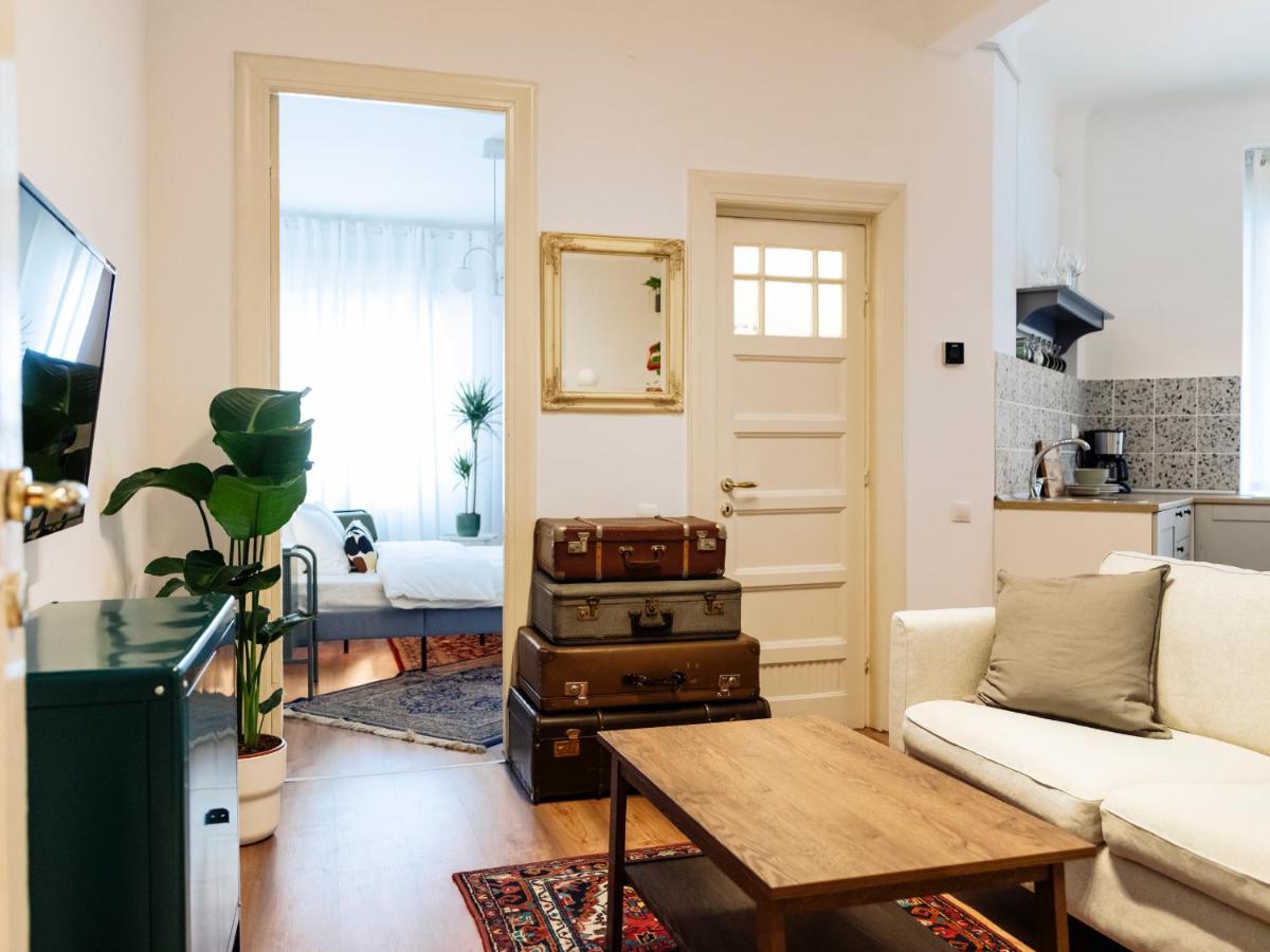 Lovely Vintage Double In Center Bucharest