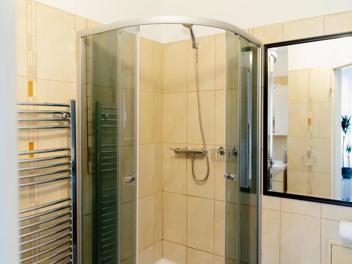 Lovely Vintage Double In Center Apartment Bucharest