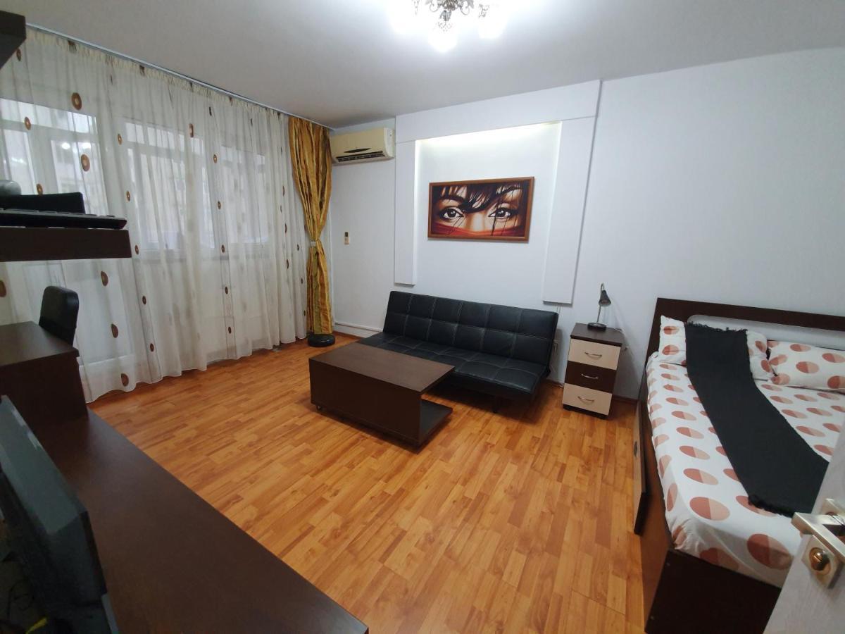 Studio Fully Furnished Dristor Metro, Main Street. *