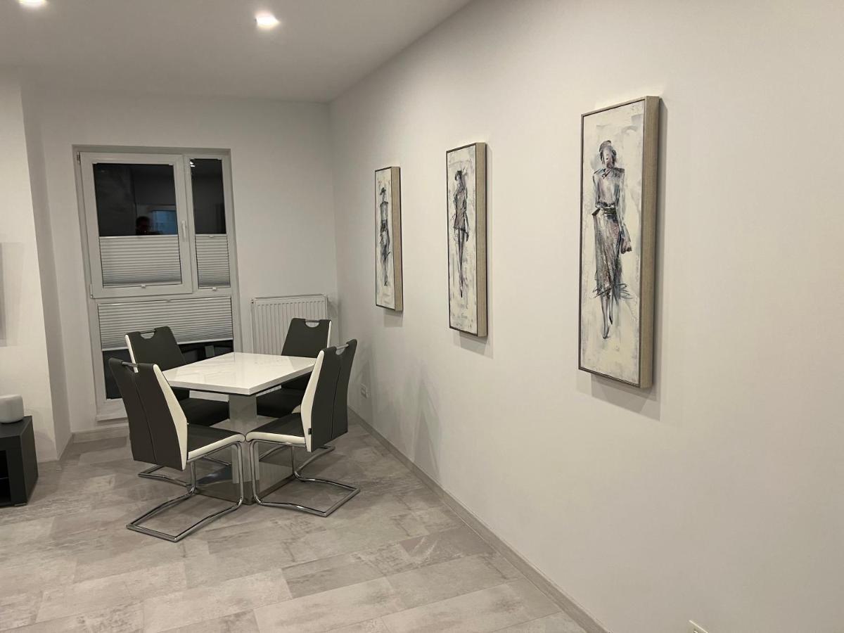 Stunning 2-room Penthouse With Lakeview W11