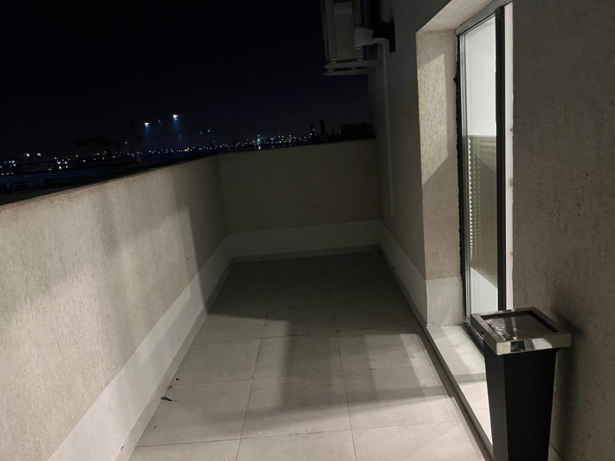 Stunning 2-room Penthouse With Lakeview W11 Bucureşti