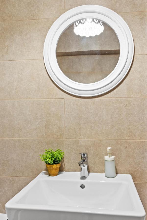 Sudului 303 By Mrg Apartament