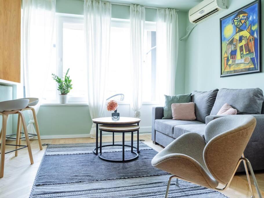 Great Views In Piata Romana Apartament *