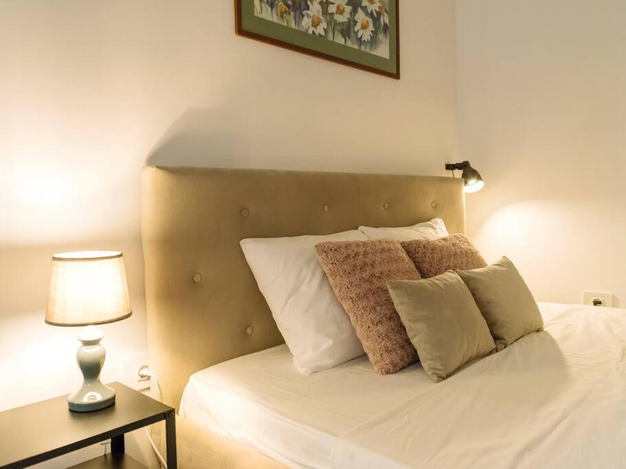 Cozy Next To House Of Parliament Apartamento