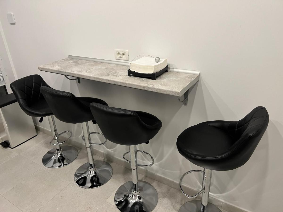 Apartament Stunning 2-room Penthouse With Lakeview W11 *