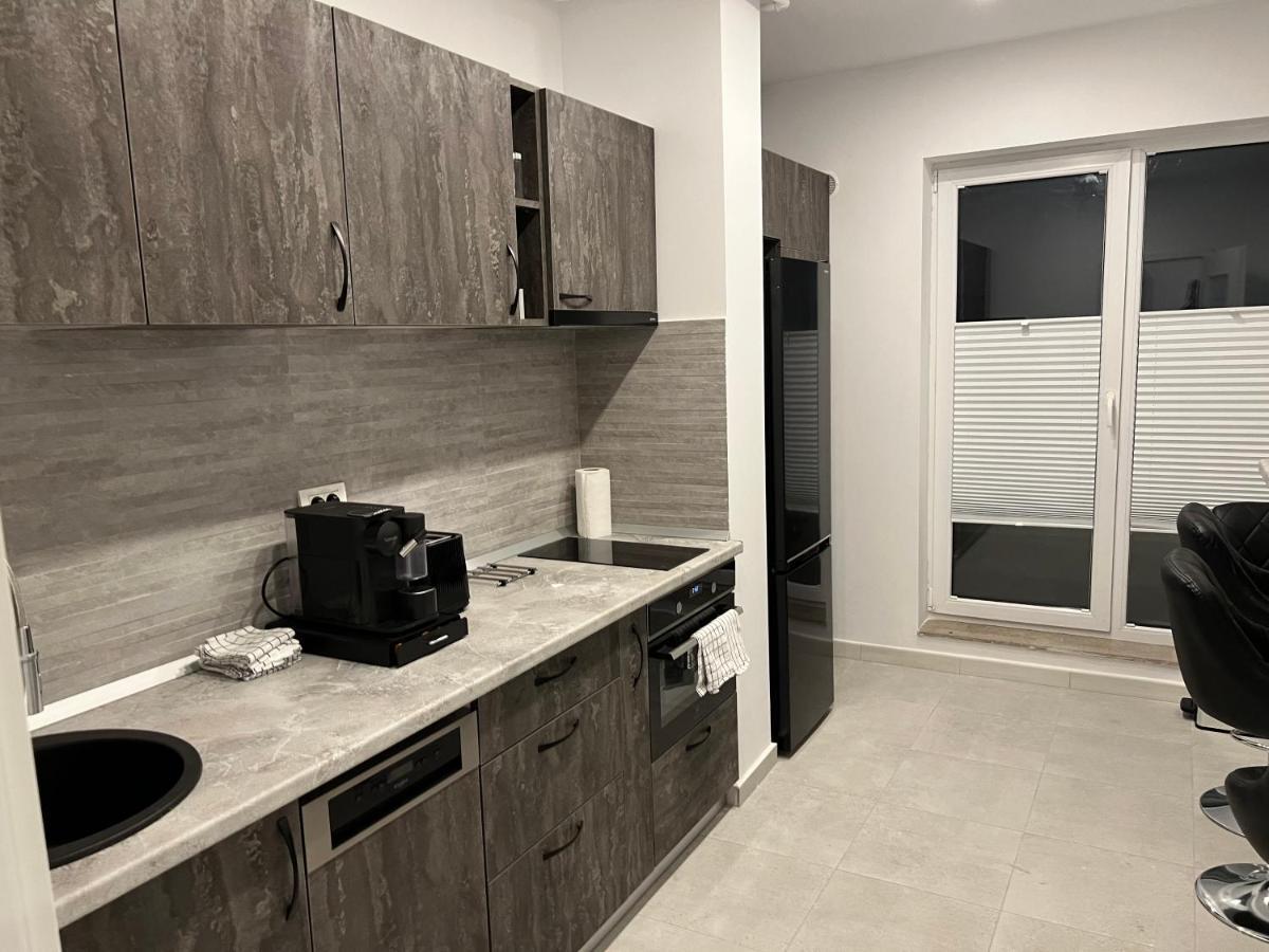 Stunning 2-room Penthouse With Lakeview W11