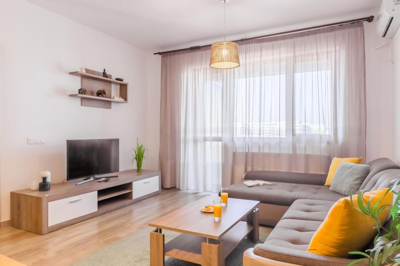 Apartment Lovely With View Bucharest