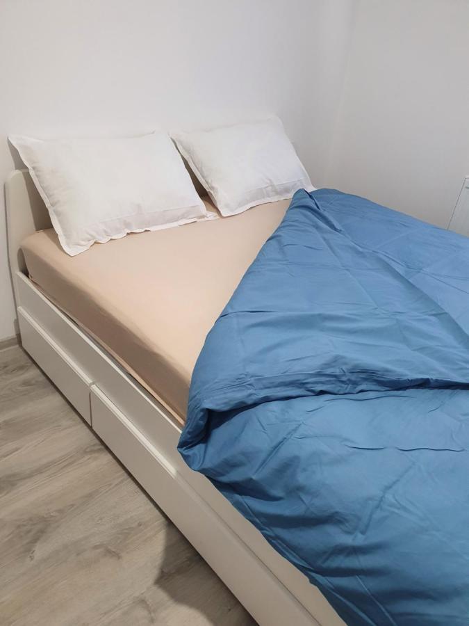 Apartamento 3 Cam Grand Arena Bucareste