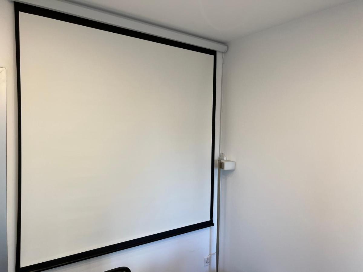 Apartament Stunning 2-room Penthouse With Lakeview W11