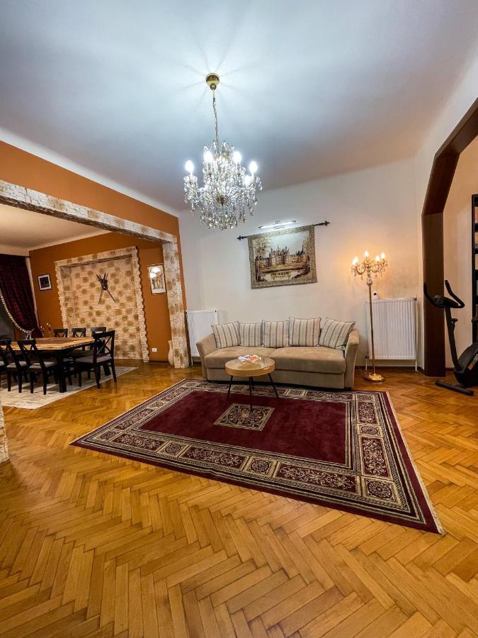 W/ Fire Place - Ground Floor Apartment