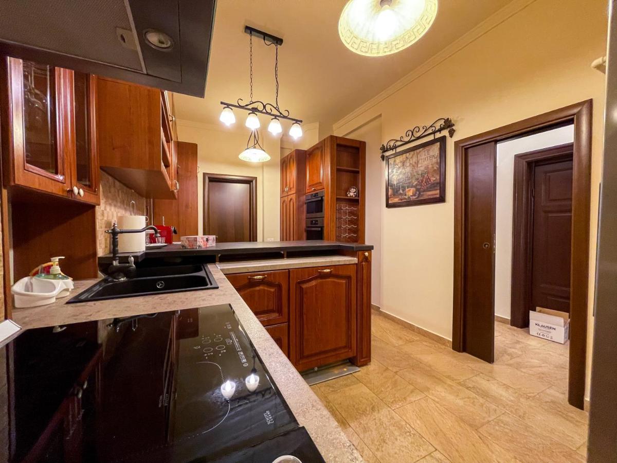 W/ Fire Place - Ground Floor Bucharest