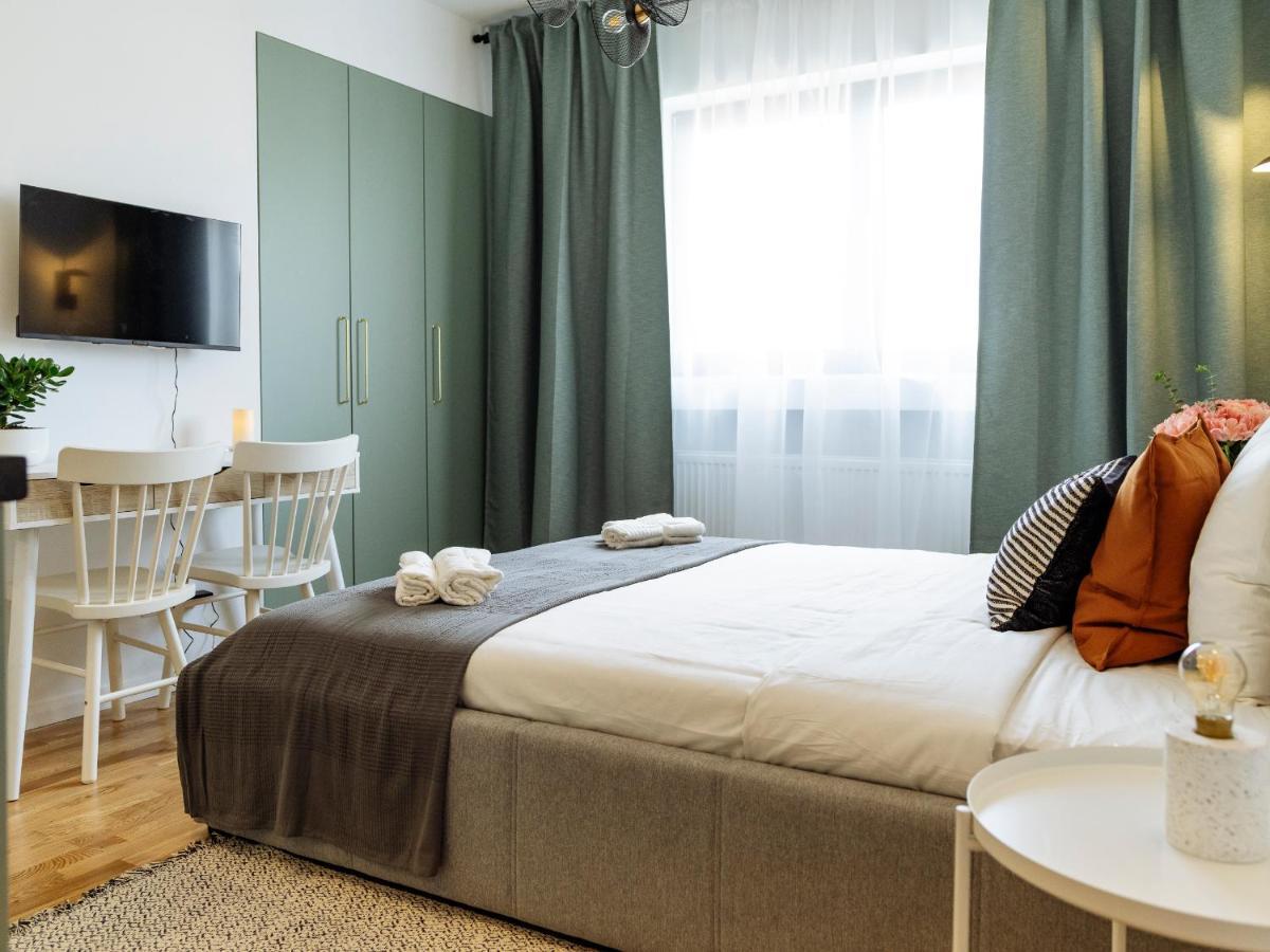 Beautiful Modern - Cismigiu Park - Netflix *