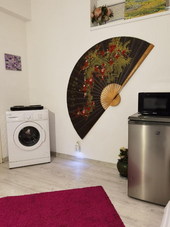 Center - Small&cozy