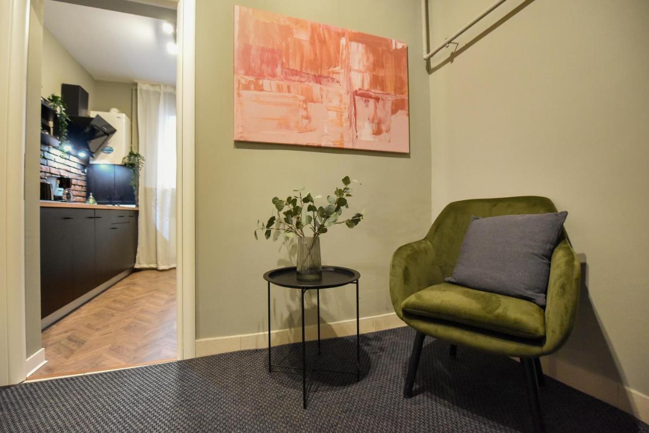 Pretty In Pink. Magheru Apartament *