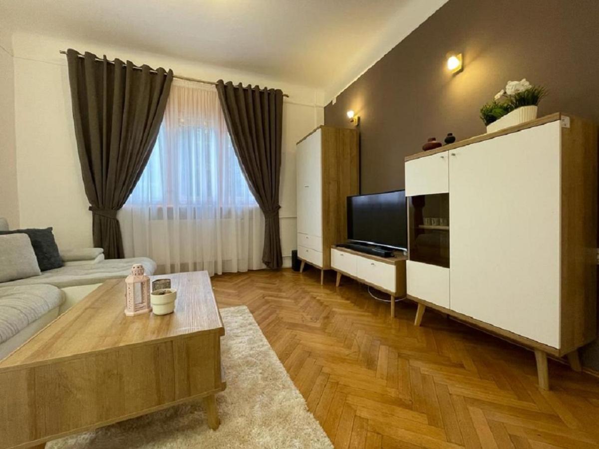 Apartamento 3 *