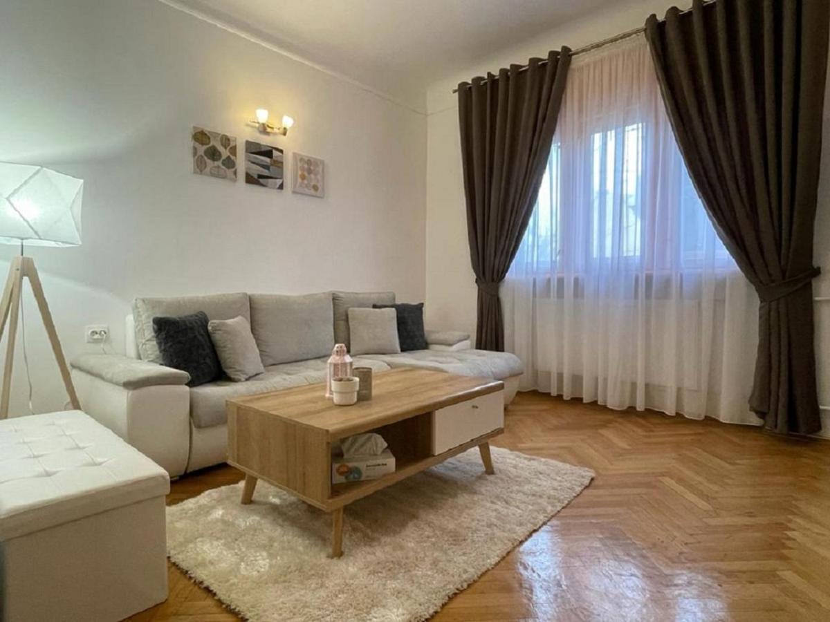 Apartamento 3 *