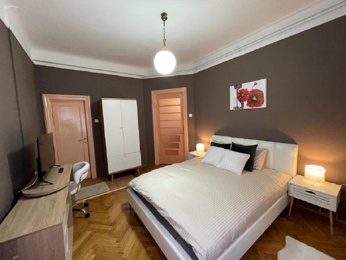 3 Apartamento Bucareste