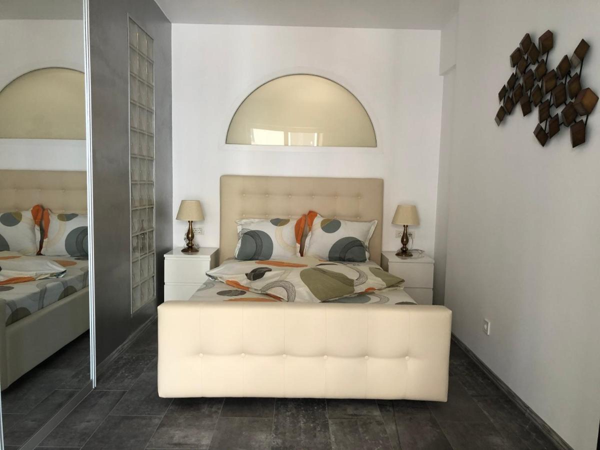 Luxury Westpark 2 View W6 Apartment Bucharest