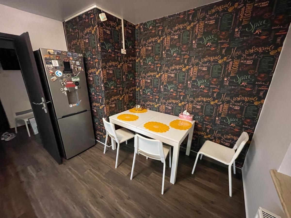 2 Apartment *