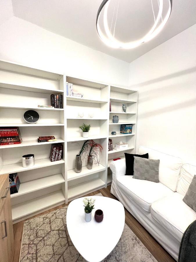Hot Spot - - Sanador Victoriei Apartment