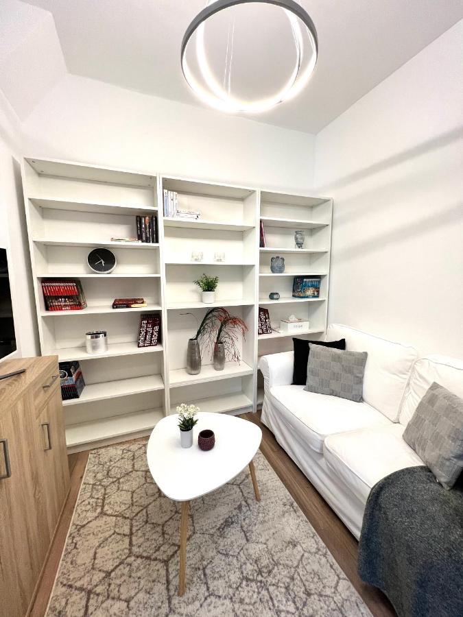 Hot Spot - - Sanador Victoriei Apartment *
