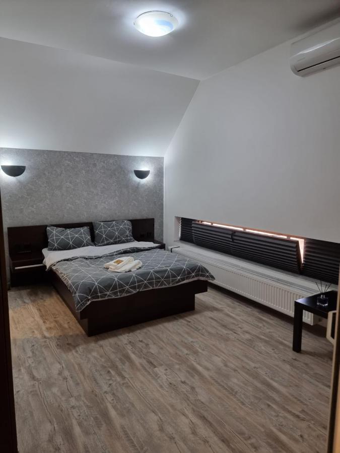 Case de vacanță House On The
