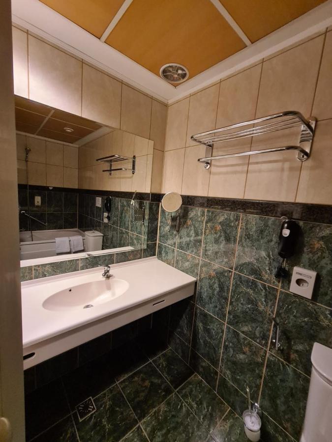 Mojo Hotel