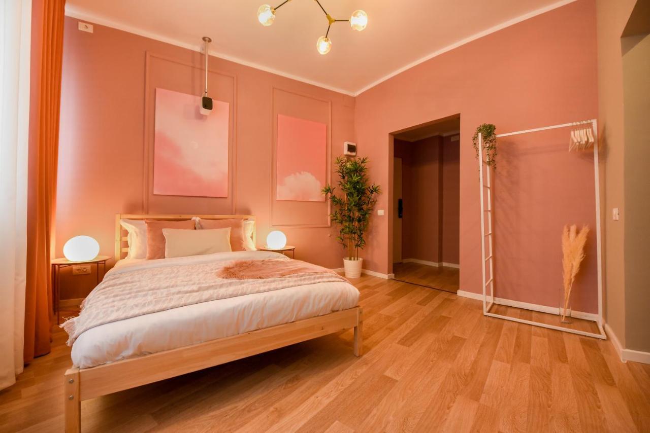 Apartment Magheru Boulevard Cozy - Where Less Is *