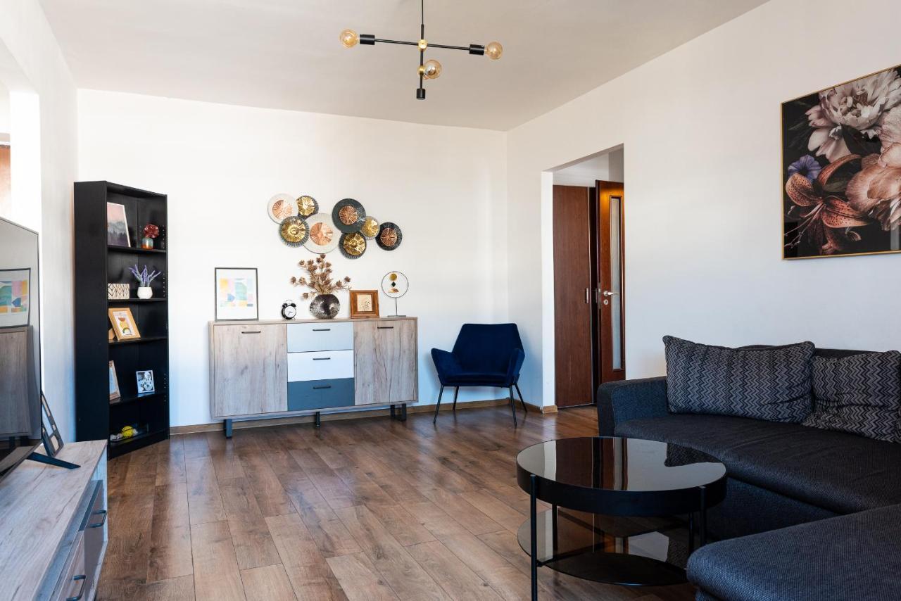Chic 2-room In The Heart Of With Amazing View