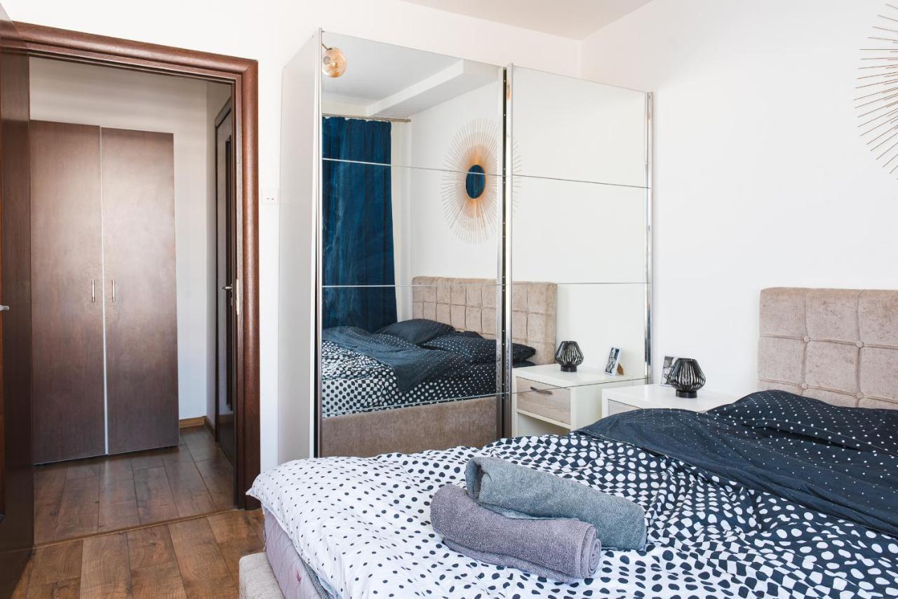 Chic 2-room In The Heart Of With Amazing View Apartment *