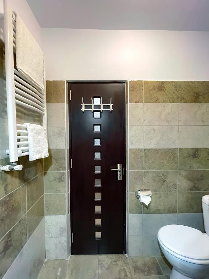 Cool Flat In The Heart Of Bucharest's Fun And History * Bucareste