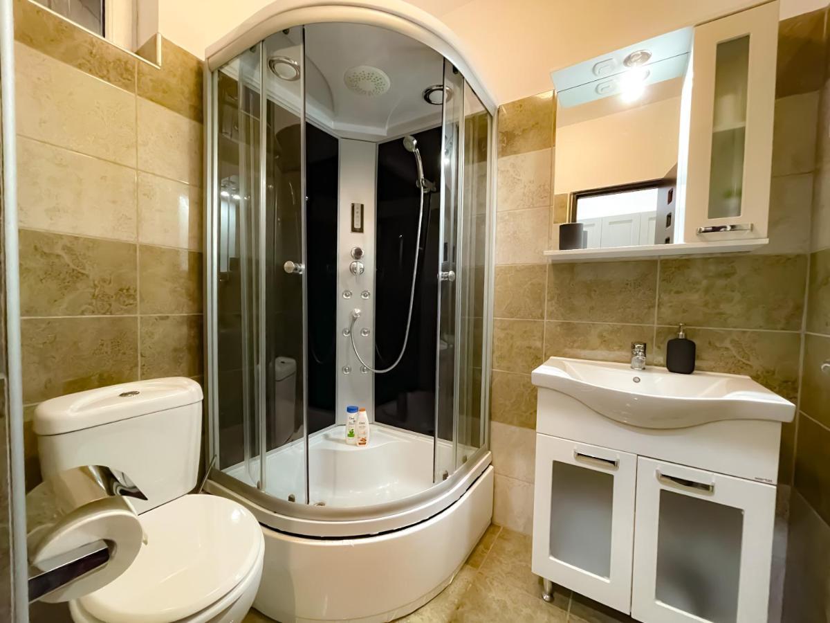 Apartamento Cool Flat In The Heart Of Bucharest's Fun And History