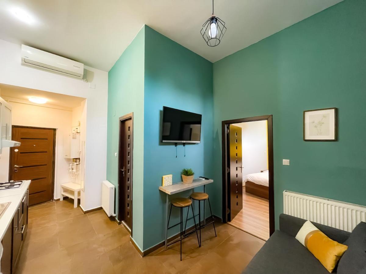 Cool Flat In The Heart Of Bucharest's Fun And History