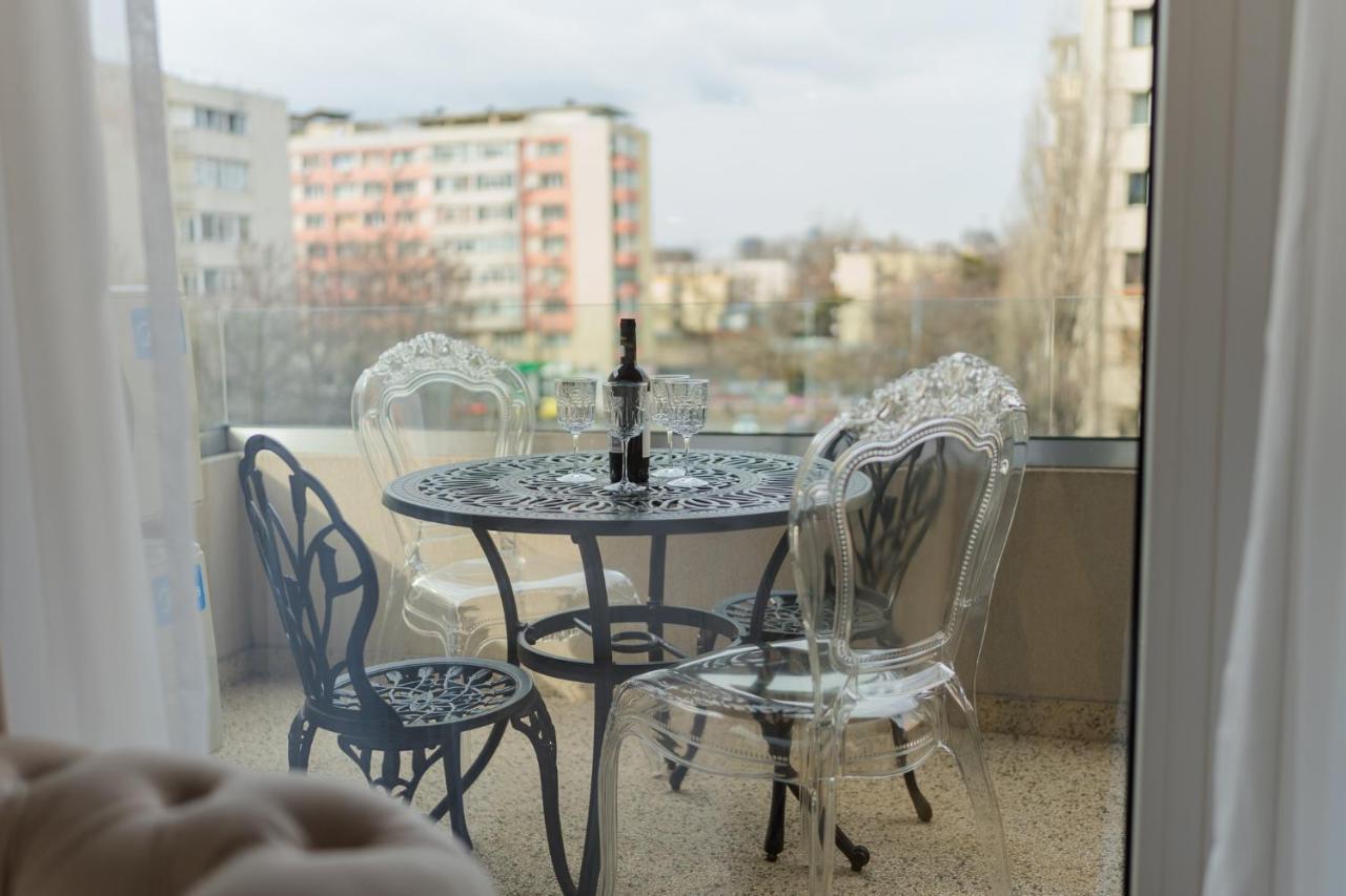 With View & Large Balcony Apartament Bucureşti