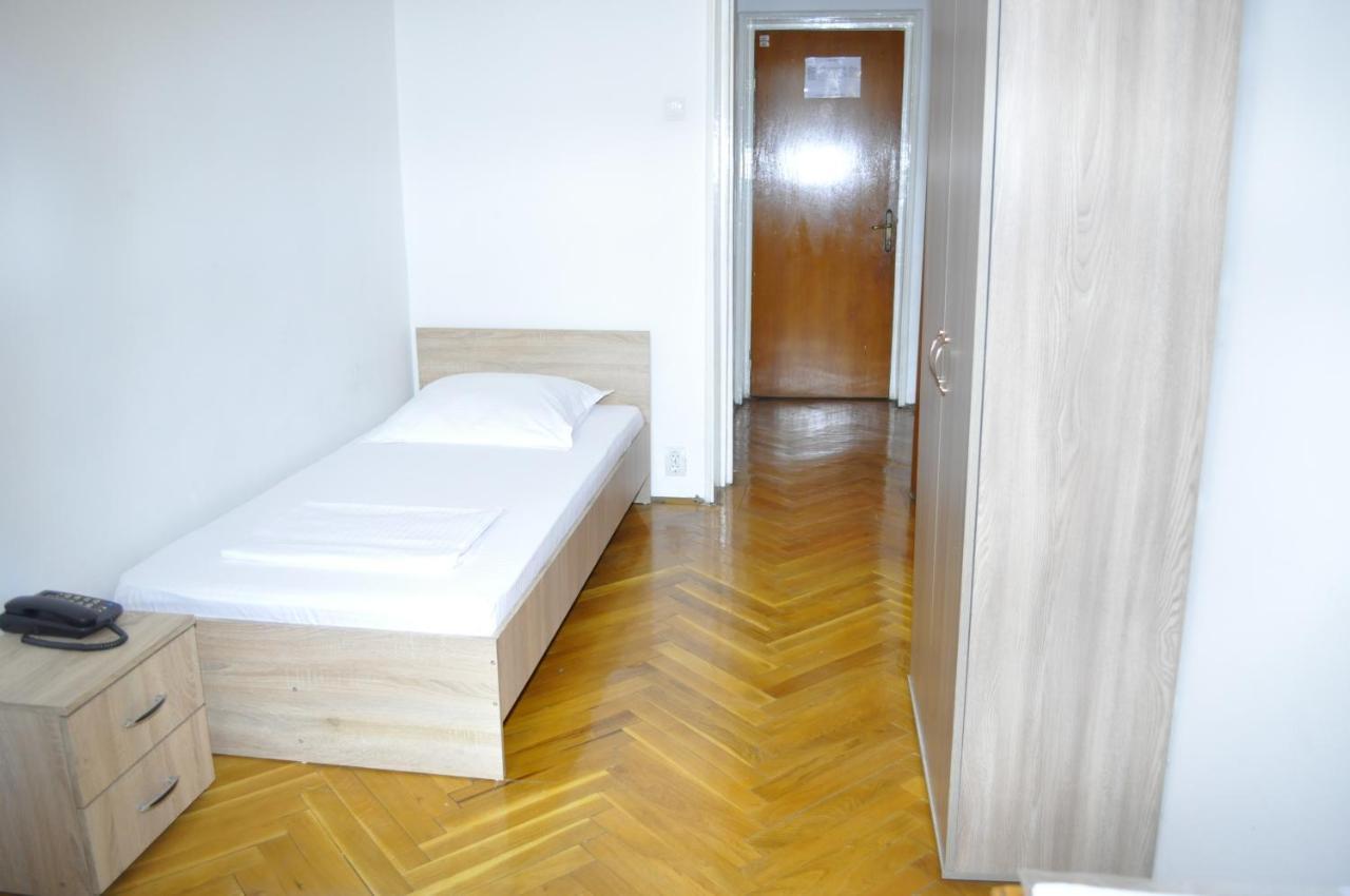 Triumf 2* Bucharest