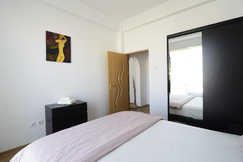 Square - View Of Apartamento Bucareste