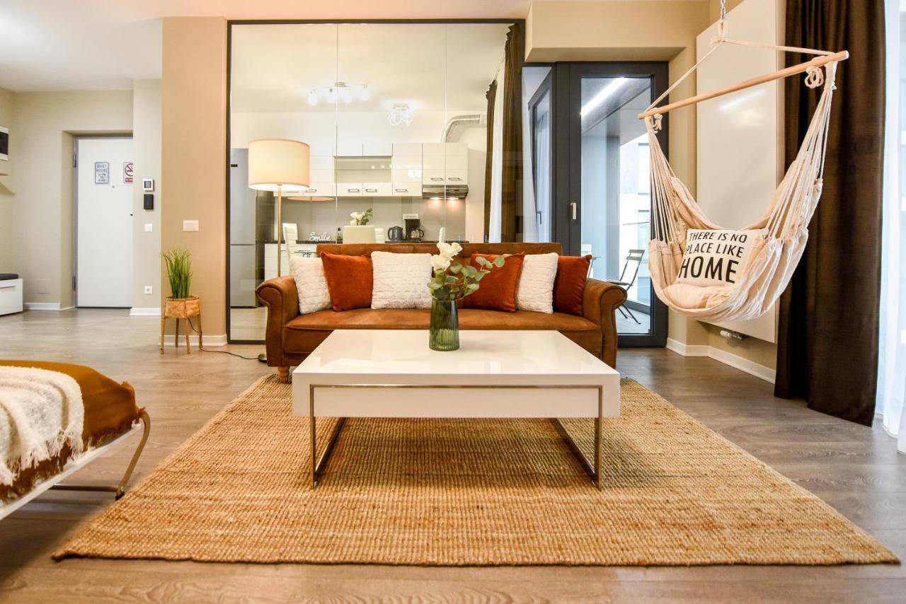 Infinite Horizons - Modern Living In North Business District Apartment *