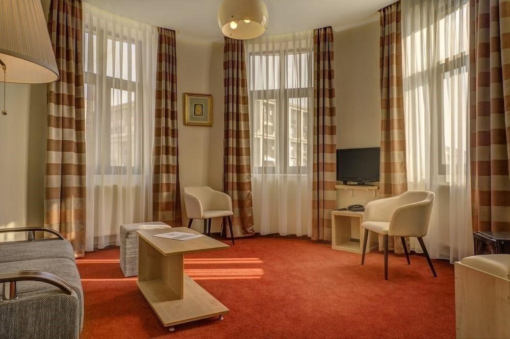 Hotel Capitol