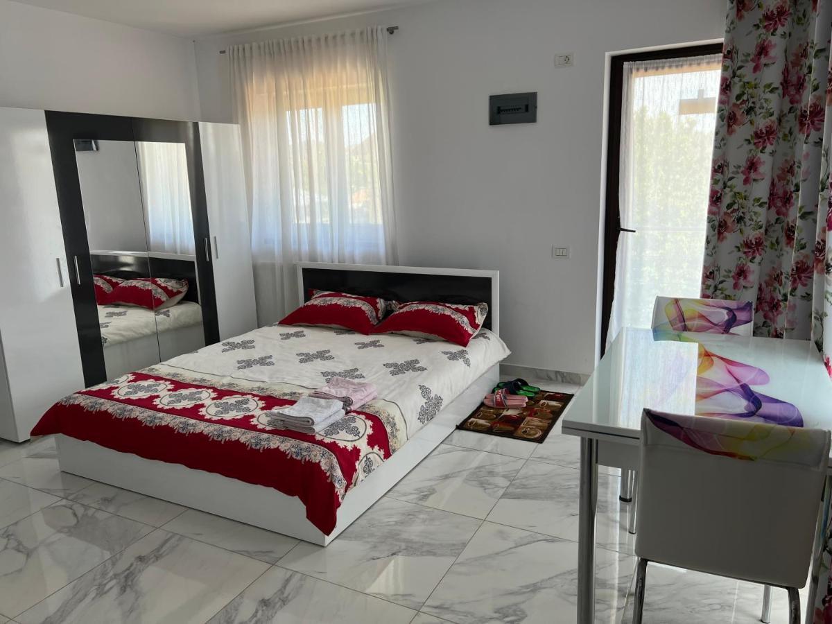 Apartament Naya