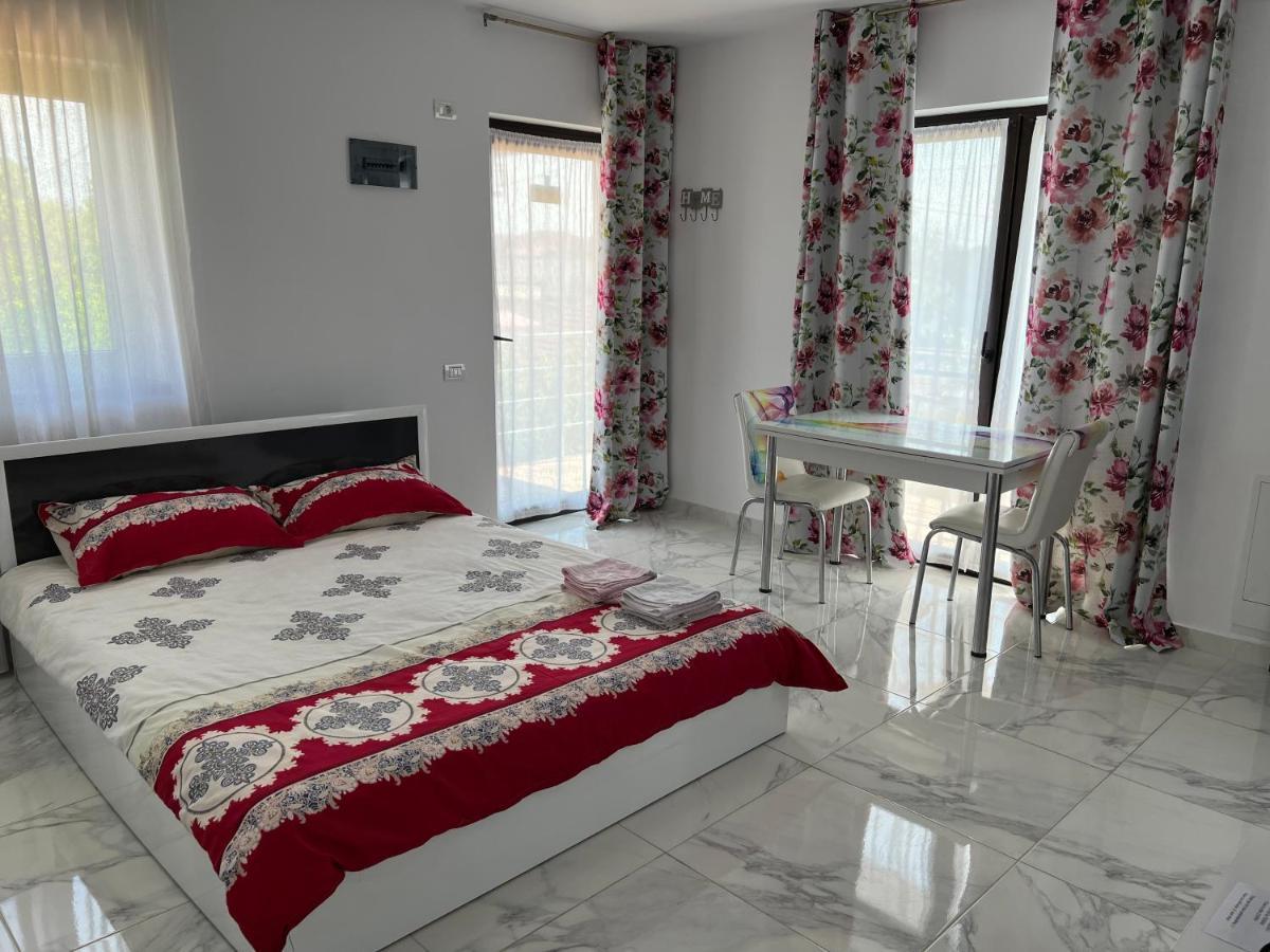 Apartament Naya Bucureşti