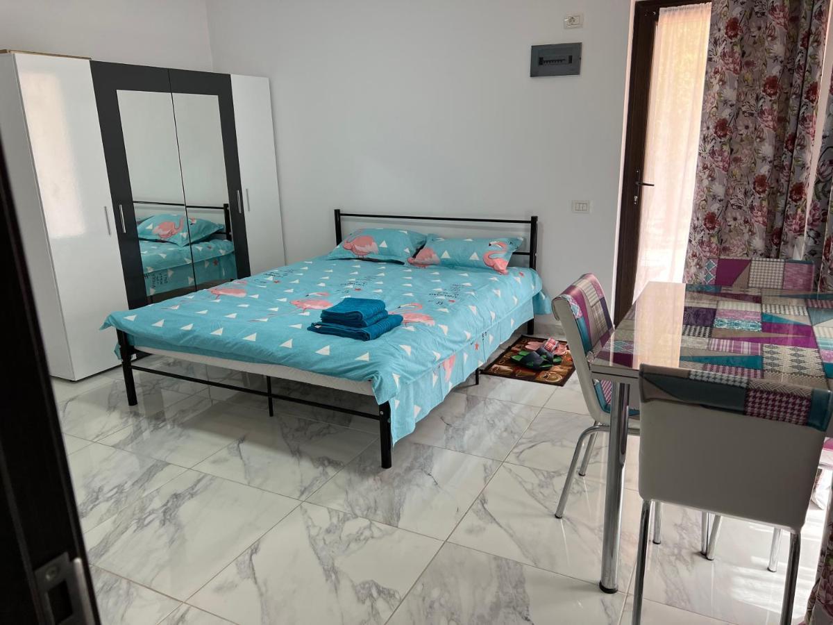 Apartament Naya Bucureşti