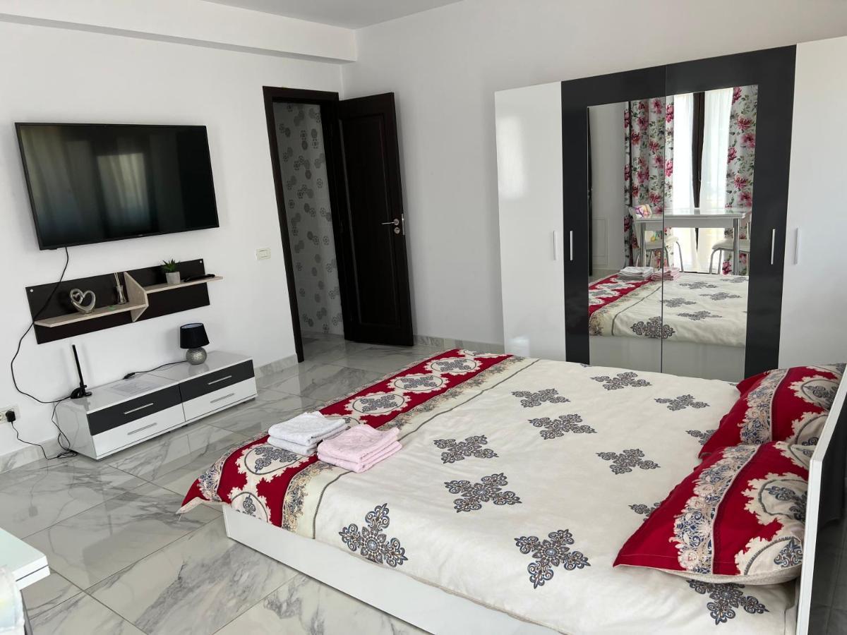 Naya Apartament