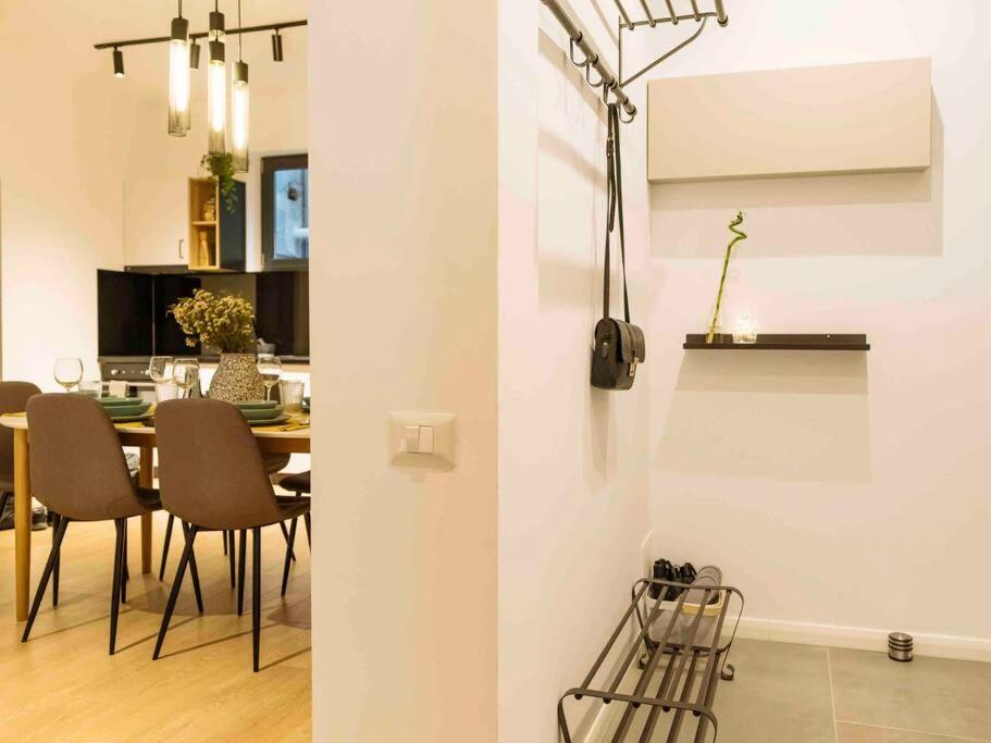 Bright 3Br Flat-Top Location-Green View Balcony Apartment