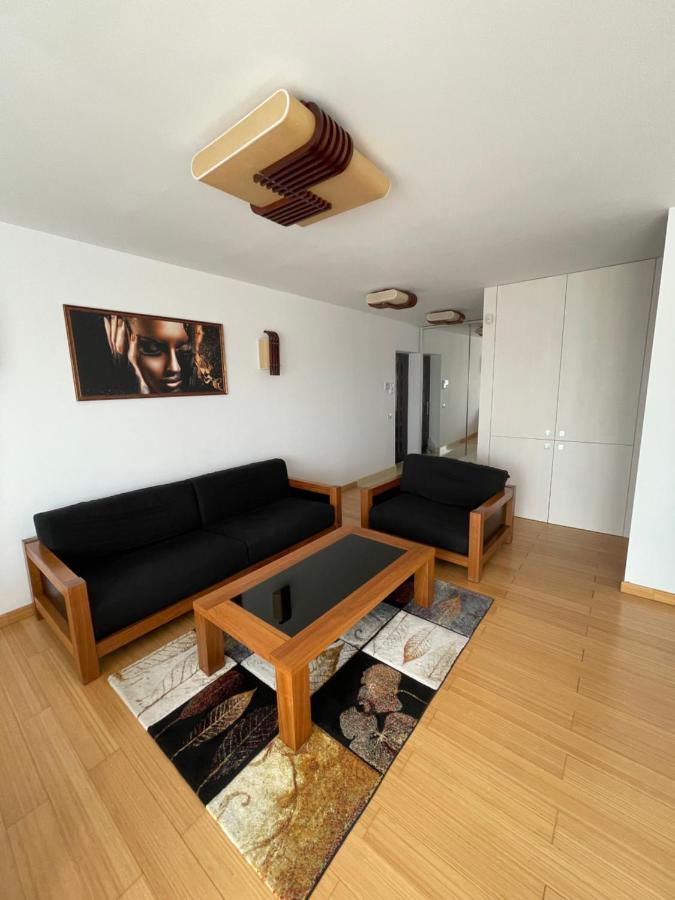 Sunny Two Apartment, Baneasa, Petrom City, Free Wi-fi And Underground Parking