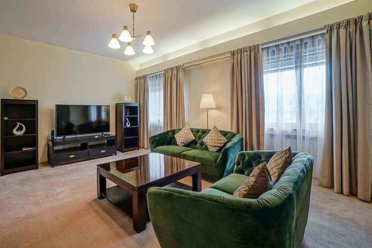 Apartament Lovely - 3 Bdr. Serviced In Old Town *