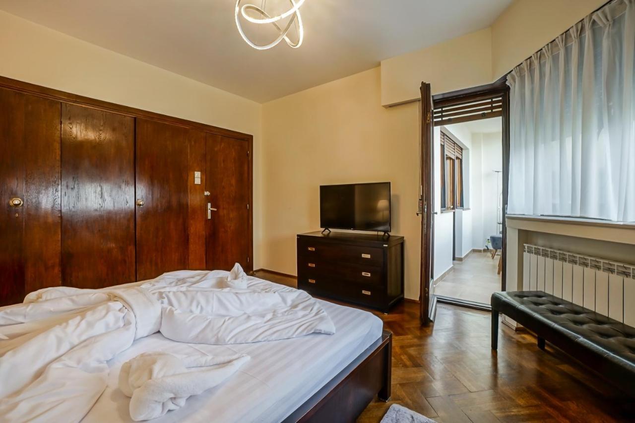 Lovely - 3 Bdr. Serviced In Old Town * Bucureşti