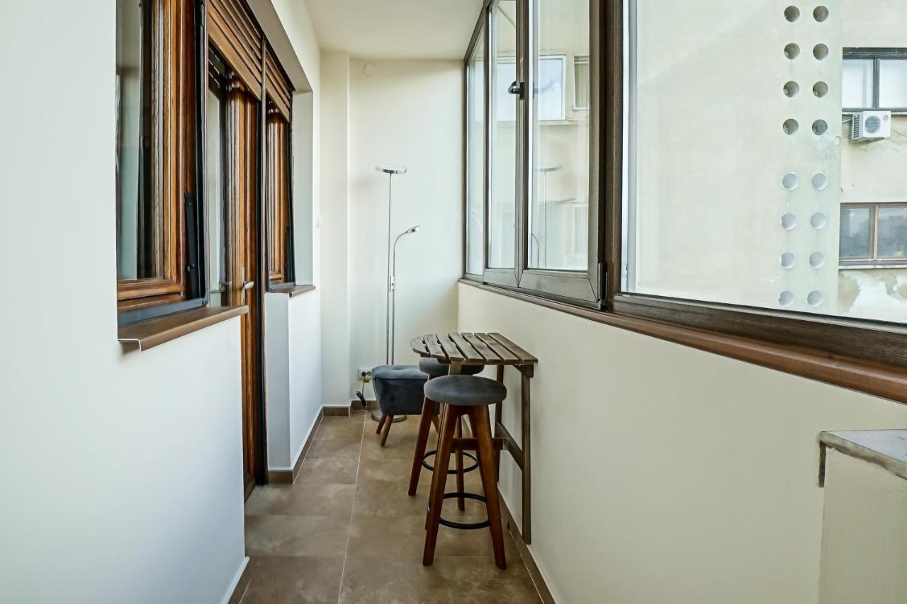Lovely - 3 Bdr. Serviced In Old Town Apartament *
