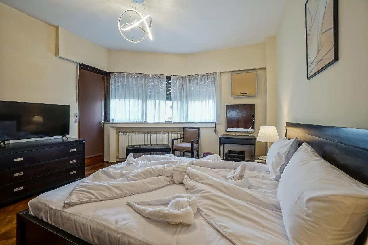Lovely - 3 Bdr. Serviced In Old Town Bucureşti